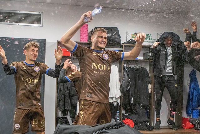 郝伟和所谓 郝伟和所谓